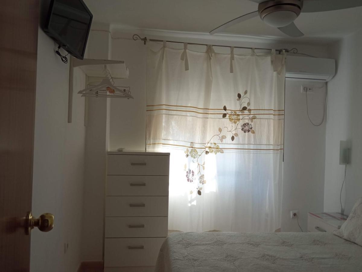 Habitaciones Individuales En Apartamento Compartido Sevilla Bagian luar foto